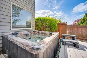 2 Mi to Badger Mountain Hot Tub Haven! - Boardman