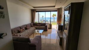 Appartement Plage des Nations Prestigia Front Mer avec grand Jardin
