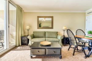 Emerald Beach Resort 1826