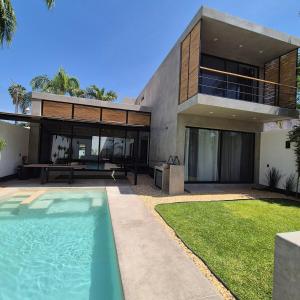 Encantadora casa con alberca privada