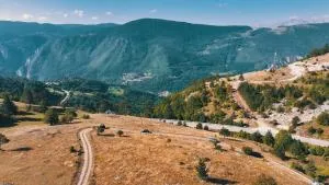 King's Camp Montenegro - Kravlja