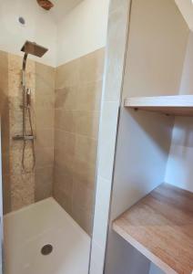 B&B / Chambres d'hotes Domaine Saint Loup - Chambres d-hotes : Grande Chambre Double 