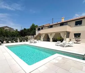 Holiday house Marlen with a private pool in Labin - Vinež