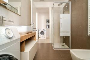 New bamboo holiday home Bergamo airport trade fair
