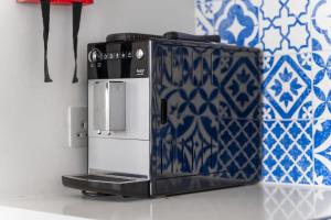 25 World Famous Rotunda 18th floor skyline views