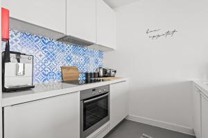 25 World Famous Rotunda 18th floor skyline views