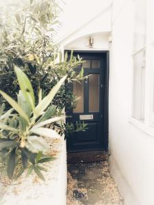 Beautiful Flat with patio in heart of Chelsea