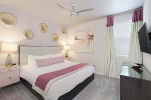 Mega Villa Near Disney with Gamer BR, Theater, Pool