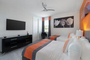 Mega Villa Near Disney with Gamer BR, Theater, Pool