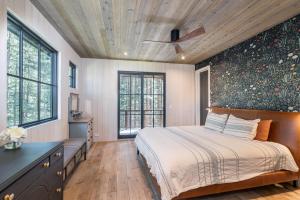 Mountain Modern Rustic by Exceptional Stays