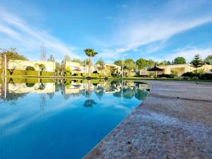 Duplex Reposant avec piscine au Andalines Golf Royal Fès