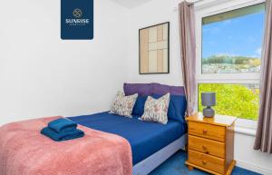 Friary Townhouse - INVOICE and REDUCED PRICE only via SUNRISE SHORT LETS DUNDEE, 5 Double Bedrooms, 4 Bathrooms, GYM, GAMES, GARDEN, Fully Equipped, Free Parking, Central Location, Contractors Favourite and ONLY 10 Mins to STANNERGATE Ports