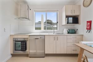 Cute Coastal 2-Bedroom Getaway