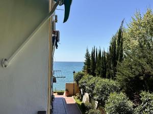 Beachfront Tiffany Design Apartment