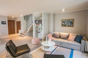 Penthouse Downtown with Free Parking