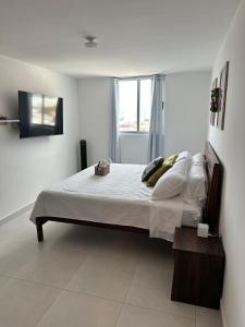 Central Condo with Pool and Mountain View