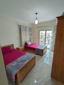 قرية ديمورا