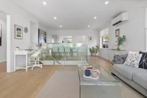 Private Retreat on The Hill - Wickham