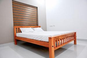 Elamkulam Penthouse - 3bhk AC with Kitchen - Kochi