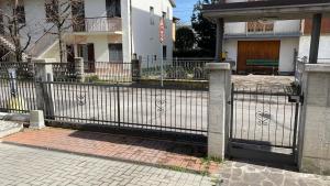 Appartamento con 2 Camere da Letto e Vista Giardino