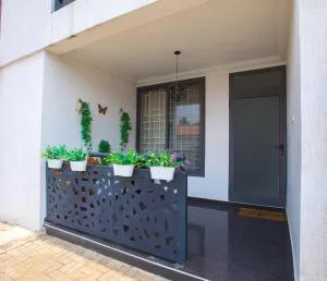 Luxury 2 bedroom Apartment near The Under bridge - Trofwi