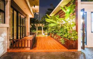 68 Palms 01 l Midvalley l KL Sentral l 5 Pax