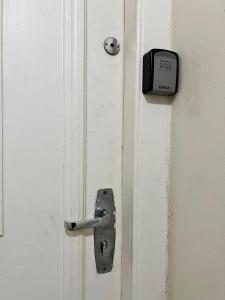 Apto completo quadra praia Posto 06 Arpoador