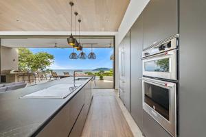 Amazing Ocean and Mountain Views