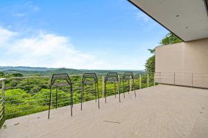 Amazing Ocean and Mountain Views