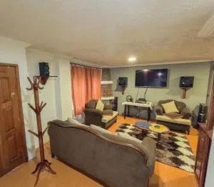 Casa amplia frente a un parque, se aceptan mascotas - Ricaurte