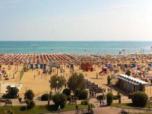 Nice apartment in Caorle with balcony