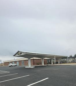 Napoleon Inn and Suites