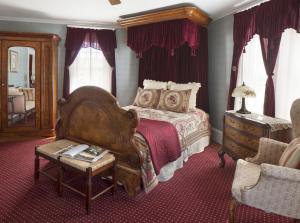 Deming Jarves Room room in Isaiah Jones Homestead Bed and Breakfast