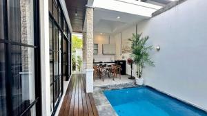 2 Bedrooms Villa Petitenget Private Pool