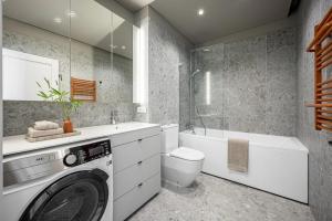 Spacious 2 bedroom Luxury Apartment