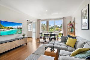 Family Friendly 3-Bed with Courtyard & Parking