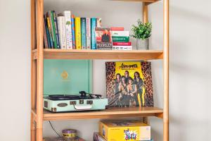 Family Friendly 3-Bed with Courtyard & Parking