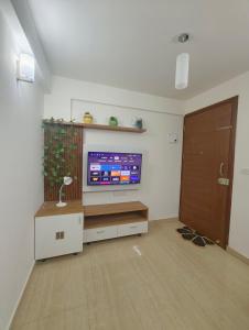 Ms Cozy Unwind - Lily