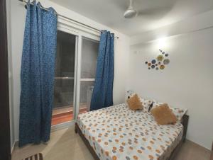 Ms Cozy Unwind - Lily