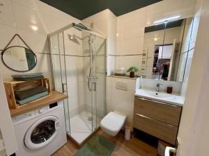 Le petit Juanais - parking privé