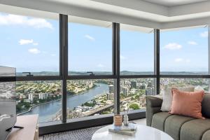 Stunning Sky Home with Endless Views, Pool & Parking