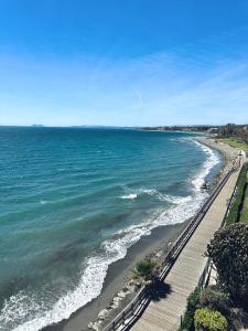 Beachfront Tiffany Design Apartment