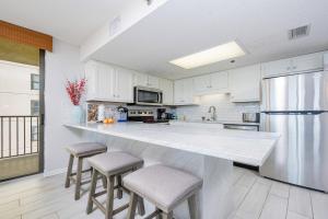 Phoenix IV 4031 condo