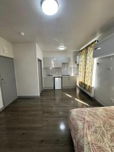 8A Chapel rd