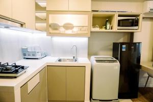 Homey and Cozy Studio Room Daan Mogot City Apartment By Travelio