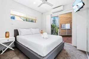 Recently Renovated & Exclusively Furnished BEACH
