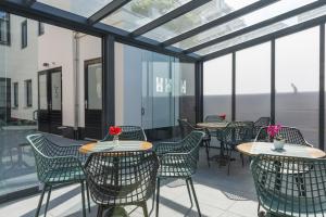 Petite Room with WiFi, AC, and Shared Kitchen