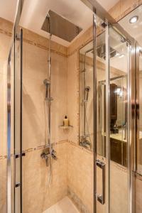 Elegant Aristocratic 2 BDRM Flat, TOP Location