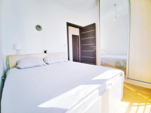 Cozy 1BD apartment 7min to beach