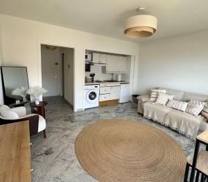 Superbe Studio plein centre de Juan les pins 500m des plages